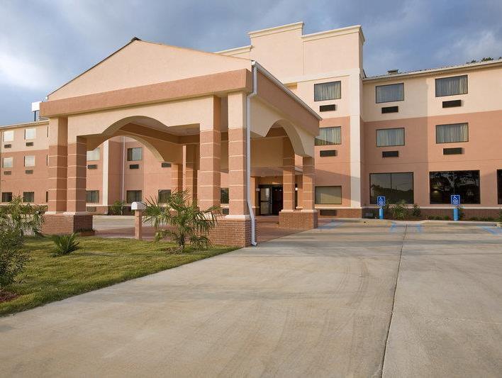 Baymont By Wyndham Mccomb Hotel Екстериор снимка